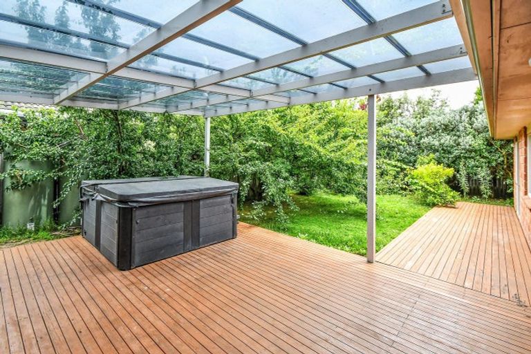 Photo of property in 8 Girvan Terrace, Wattle Downs, Auckland, 2103