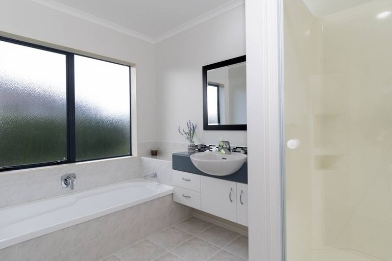 Photo of property in 1 Amberley Crescent, Bethlehem, Tauranga, 3110