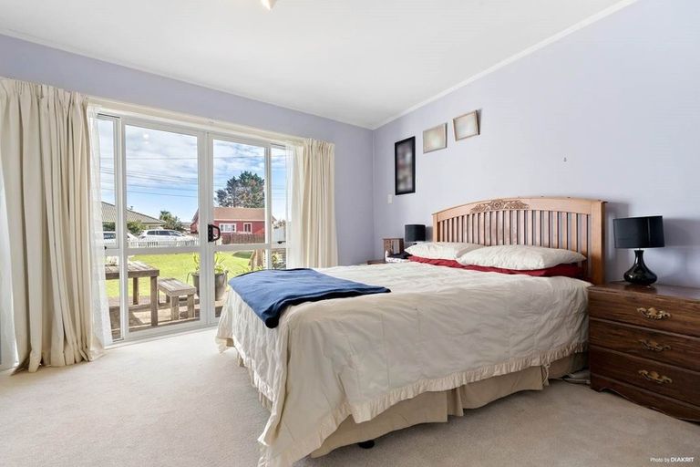 Photo of property in 3 Oxford Road, Manurewa, Auckland, 2102