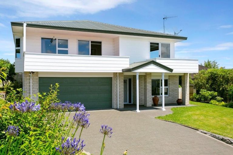 Photo of property in 2 Golders Place, Richmond Heights, Taupo, 3330