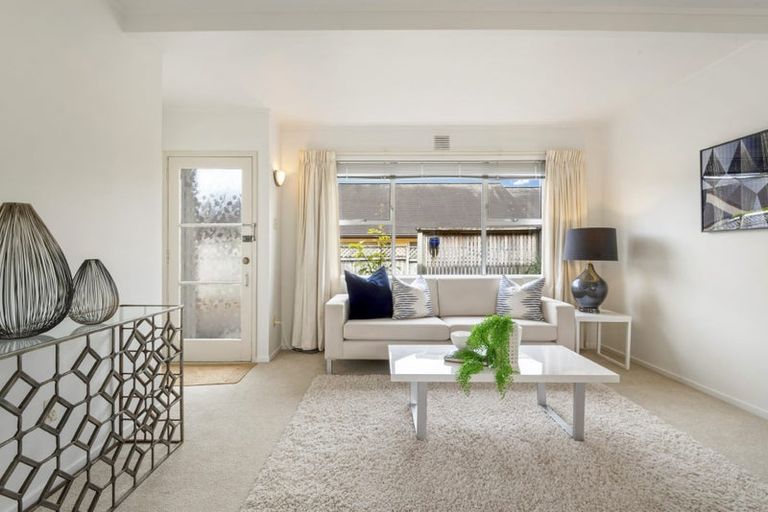 Photo of property in 1/29 Gordon Avenue, Forrest Hill, Auckland, 0620