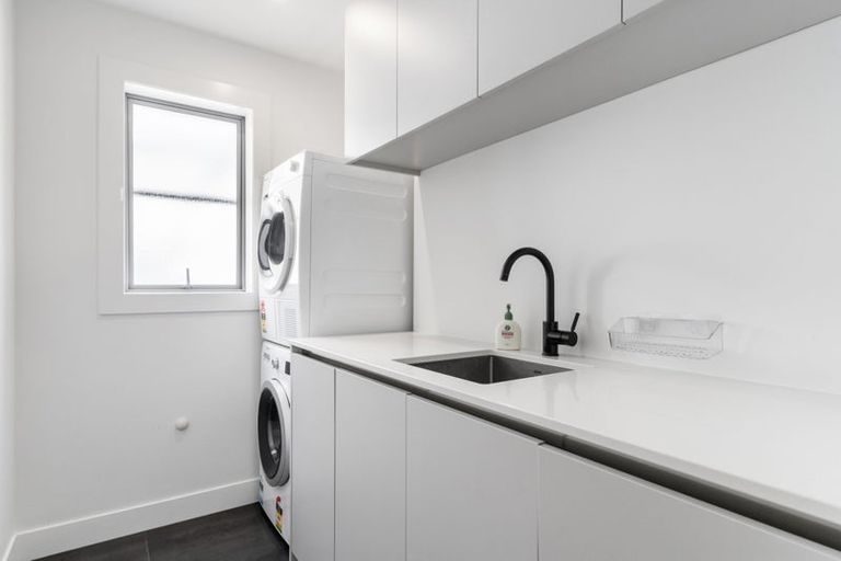 Photo of property in 24 Beach Road, Castor Bay, Auckland, 0620