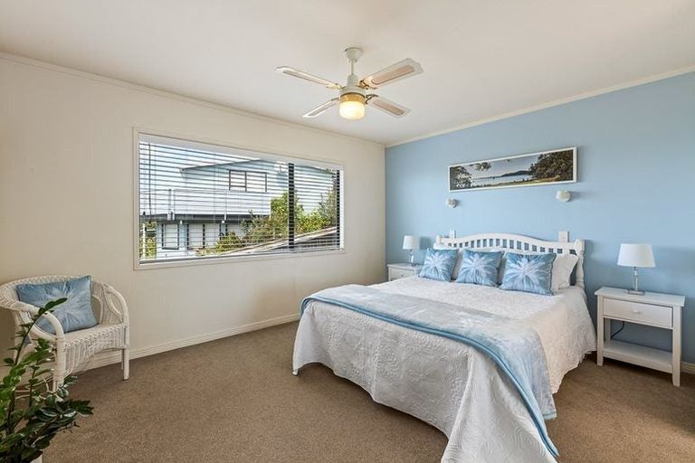 Photo of property in 16 Kahurangi Place, Snells Beach, 0920