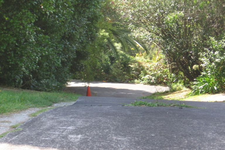 Photo of property in 11 Titiwai Place, Birkenhead, Auckland, 0626