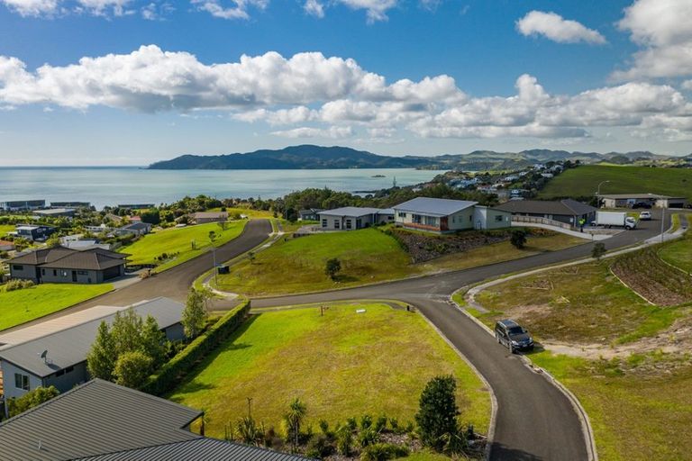 Photo of property in 4 Sunrise Place, Cable Bay, 0420