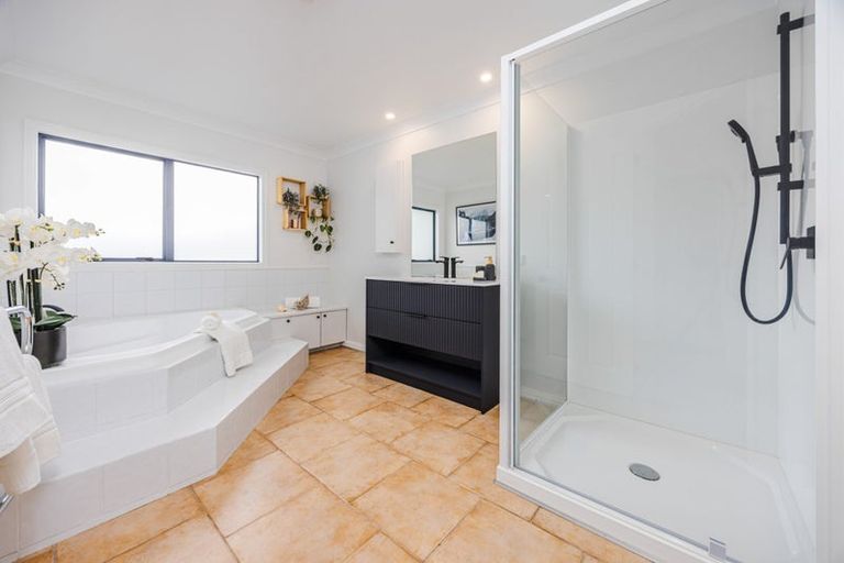 Photo of property in 62 Keywella Drive, Conifer Grove, Takanini, 2112