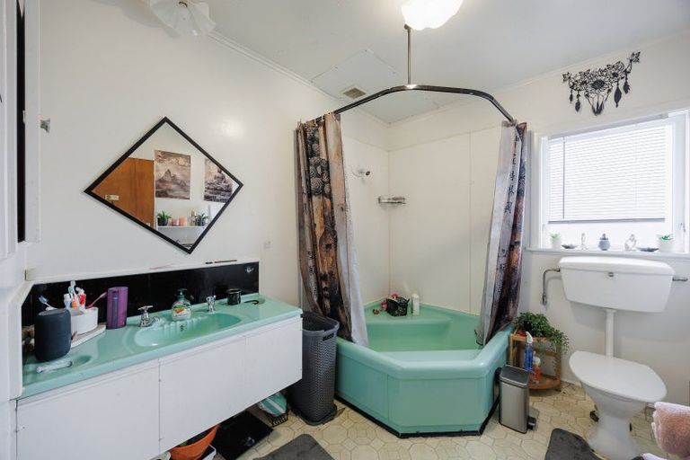 Photo of property in 96 Flaxmere Avenue, Flaxmere, Hastings, 4120