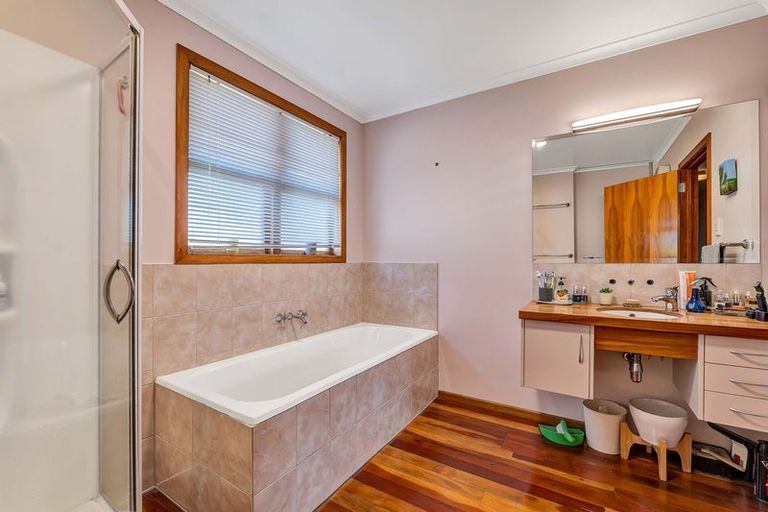 Photo of property in 28e Wallath Road, Westown, New Plymouth, 4310