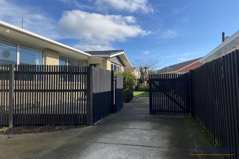 Photo of property in 2/19 Salford Avenue, Redwood, Christchurch, 8051