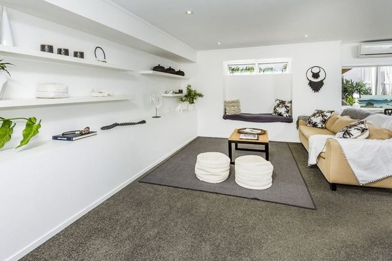 Photo of property in 1/169 Queen Street, Northcote Point, Auckland, 0627