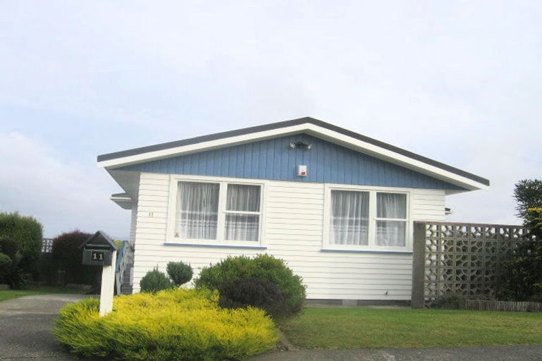 Photo of property in 11 Banksia Grove, Maungaraki, Lower Hutt, 5010