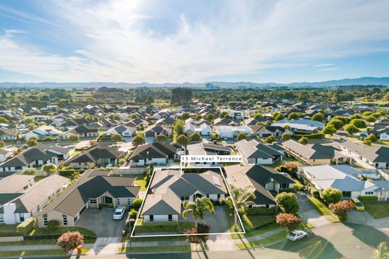 Photo of property in 13 Michael Terrence Place, Flagstaff, Hamilton, 3210