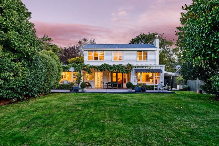 Photo of property in 295 Fergusson Drive, Heretaunga, Upper Hutt, 5018