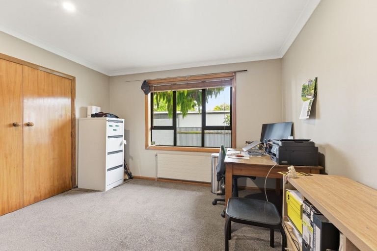 Photo of property in 114 Pahiatua Street, Hokowhitu, Palmerston North, 4410