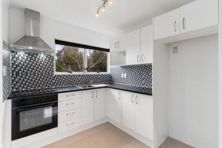 Photo of property in 2/42 Moncrieff Avenue, Clendon Park, Auckland, 2103