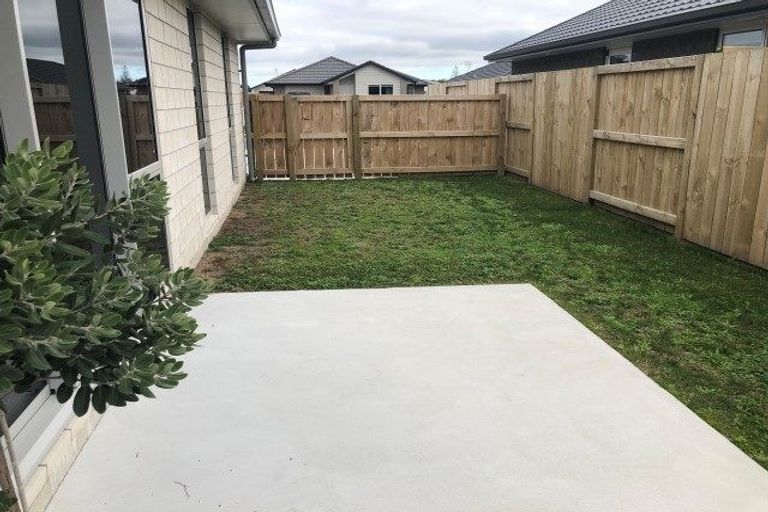 Photo of property in 8 Dunkeld Drive, Papamoa, 3118