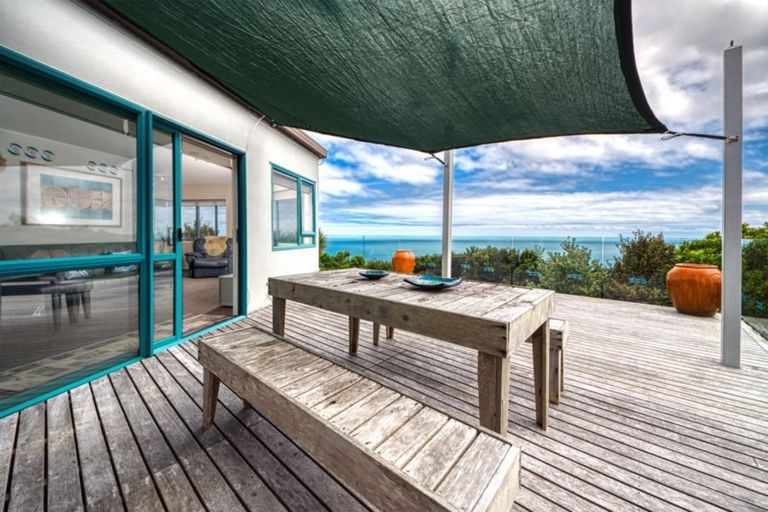 Photo of property in 123 Piha Road, Piha, New Lynn, 0772