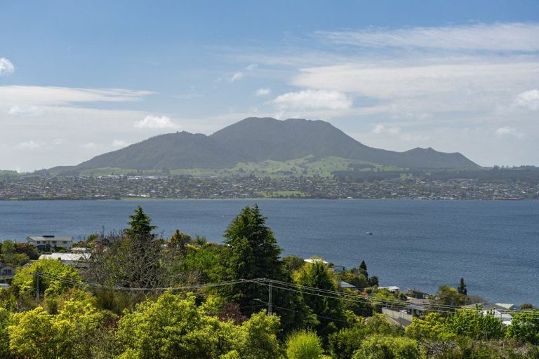 Photo of property in 58 Mapara Road, Acacia Bay, Taupo, 3385
