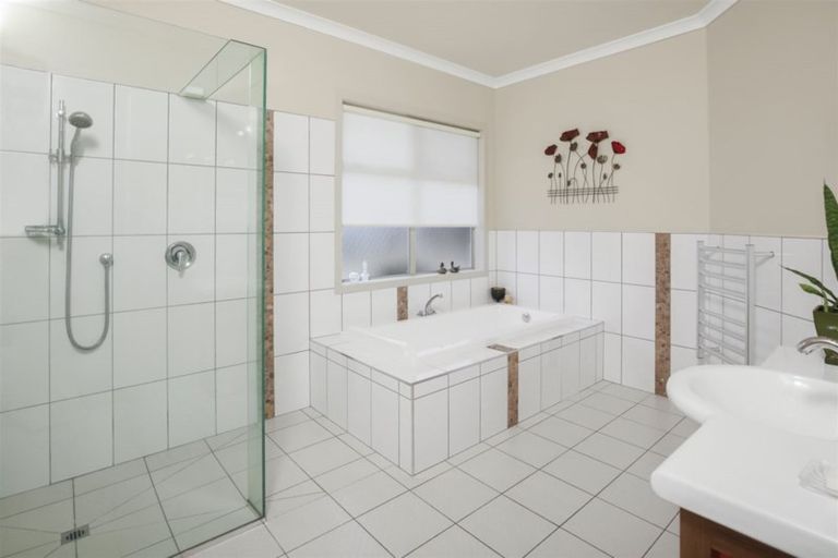 Photo of property in 101 Hubbard Road, Paeroa, 3674