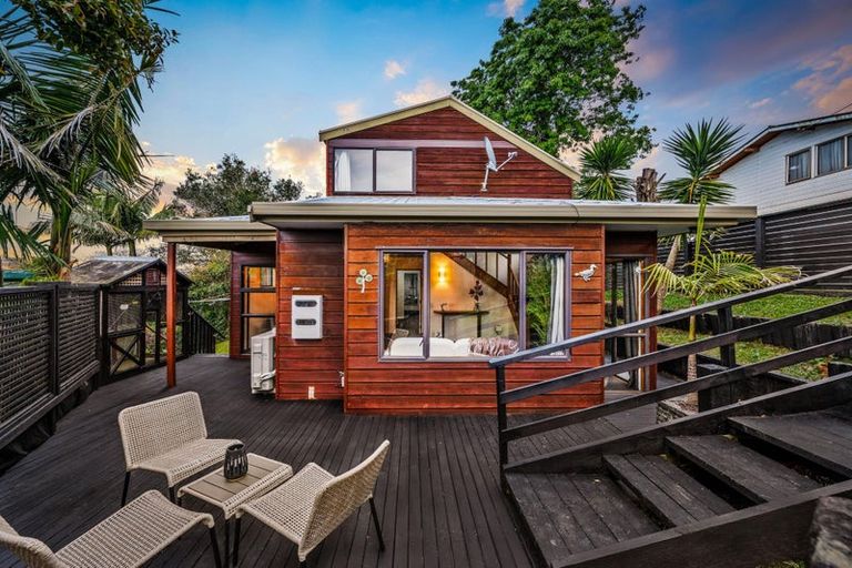 Photo of property in 1/86 Waimumu Road, Massey, Auckland, 0614