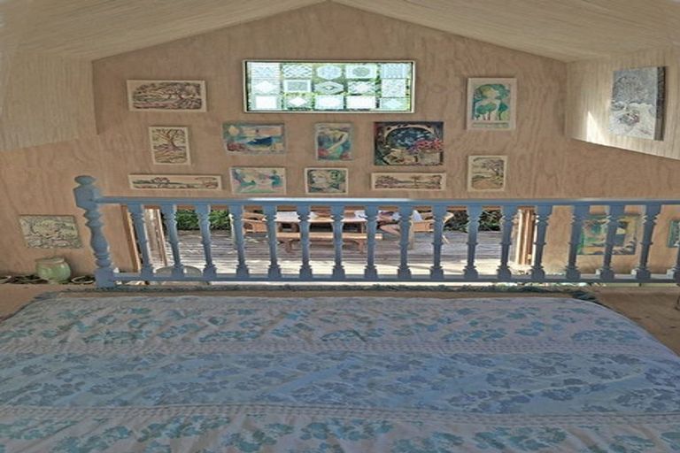 Photo of property in 76 Top Town Place, Coromandel, 3506