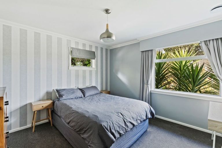 Photo of property in 1 Bonithon Avenue, Moturoa, New Plymouth, 4310