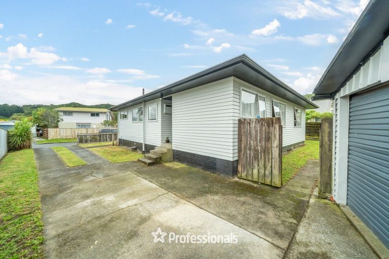 Photo of property in 4 Bexley Grove, Wainuiomata, Lower Hutt, 5014