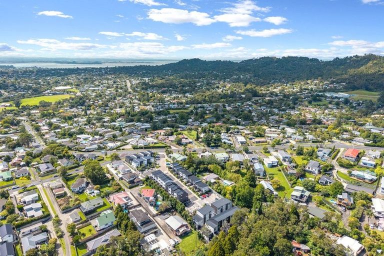 Photo of property in 5 Tokai Place, Glen Eden, Auckland, 0602