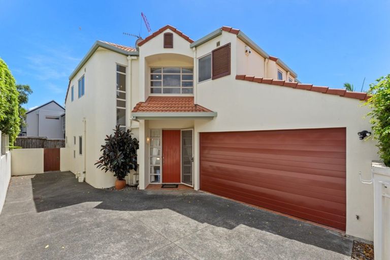 Photo of property in 1/3 Sylvan Park Avenue, Milford, Auckland, 0620