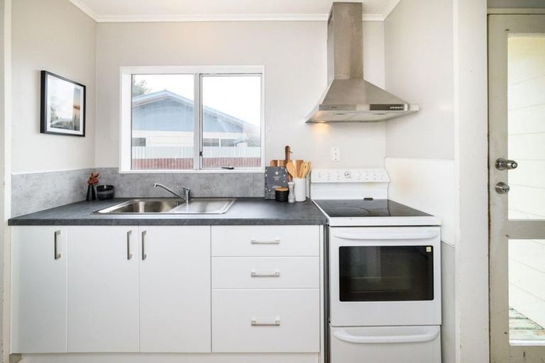 Photo of property in 18 Jupiter Street, Milson, Palmerston North, 4414