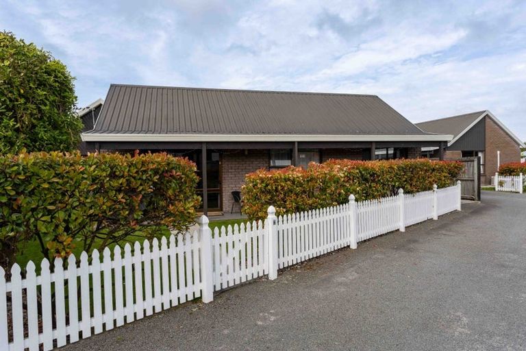 Photo of property in 60b Mcfaddens Road, St Albans, Christchurch, 8052