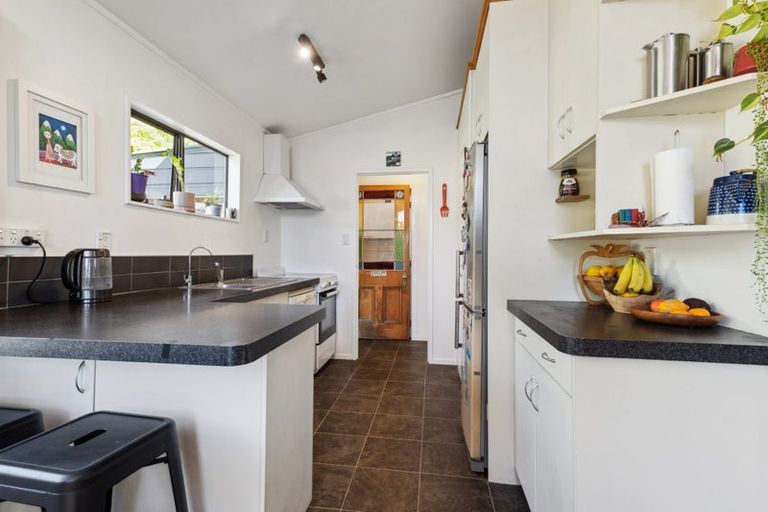 Photo of property in 15b Marchant Place, Westown, New Plymouth, 4310