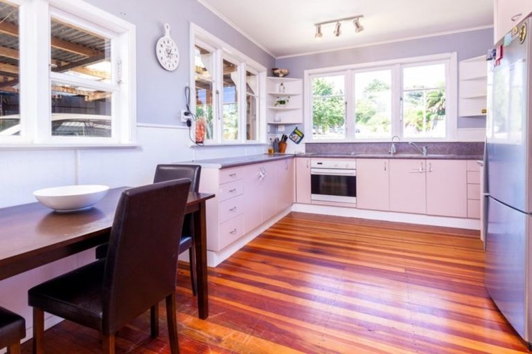 Photo of property in 3 Upjohn Street, Brooklands, New Plymouth, 4310