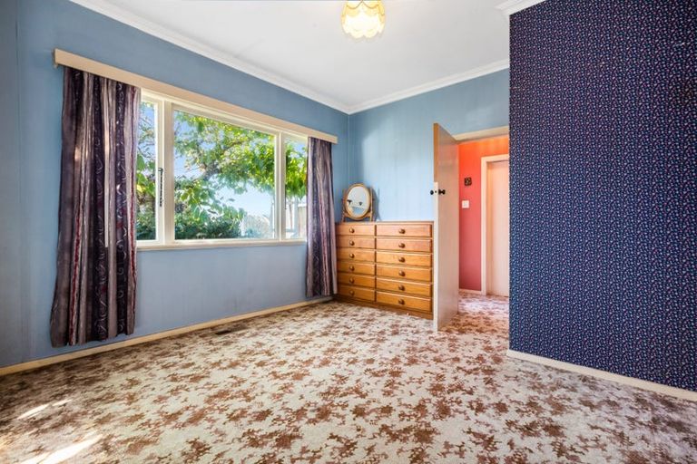 Photo of property in 1 Pukatea Street, Eastbourne, Lower Hutt, 5013