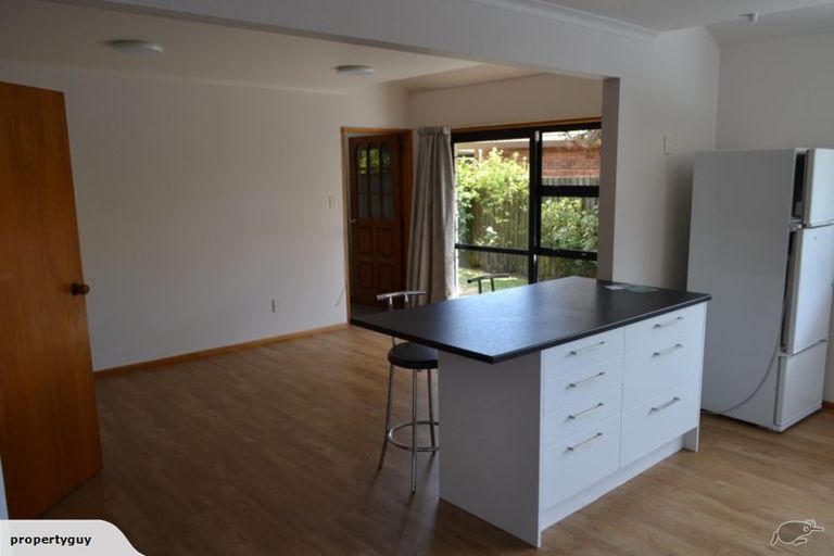 Photo of property in 16 Sayers Crescent, Ilam, Christchurch, 8041