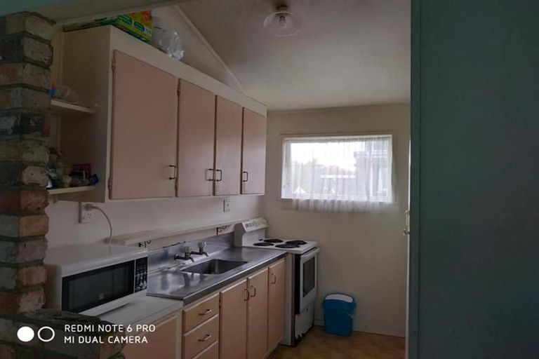 Photo of property in 2/462 Hillsborough Road, Mount Roskill, Auckland, 1041