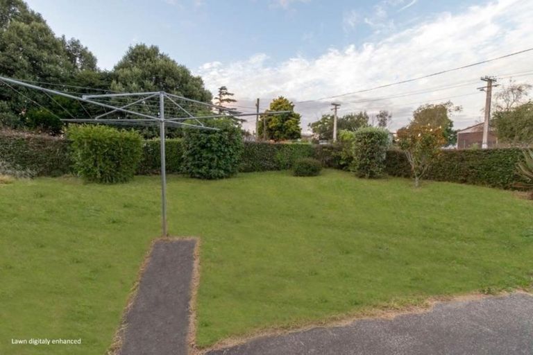 Photo of property in 1 Coles Place, Manurewa, Auckland, 2102