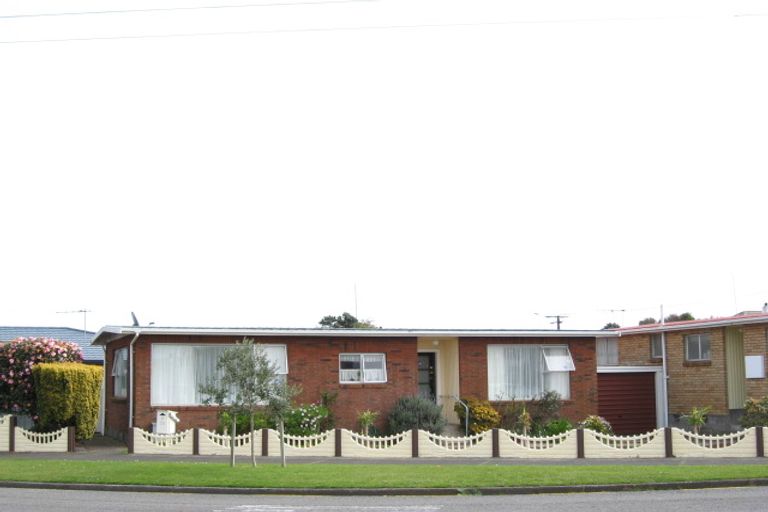 Photo of property in 2 Normanby Street, Fitzroy, New Plymouth, 4312