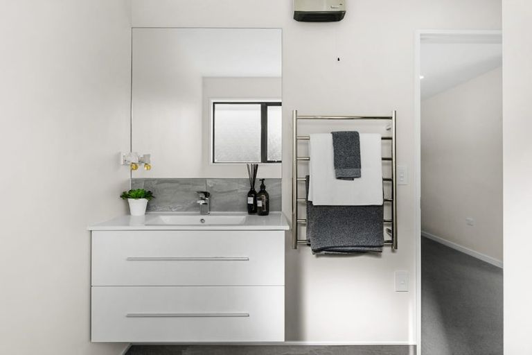 Photo of property in 16 Helen Place, Halswell, Christchurch, 8025