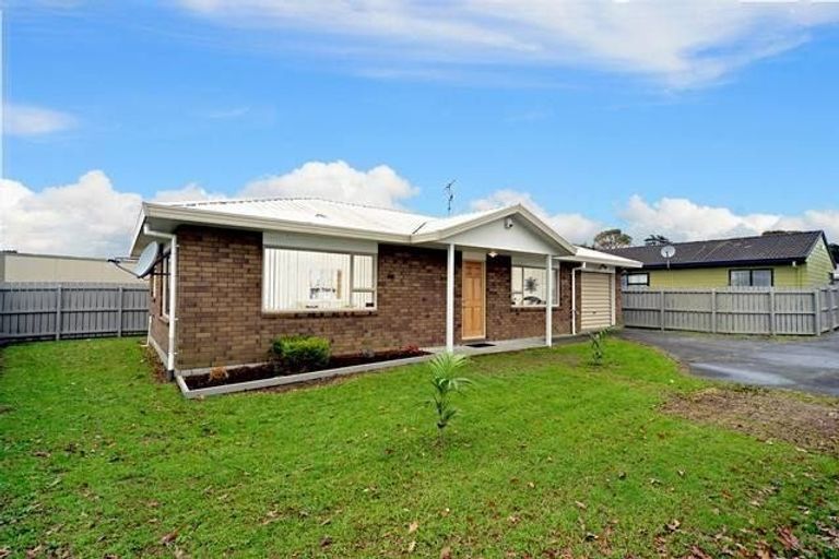 Photo of property in 2/41 Kopara Place, Clendon Park, Auckland, 2103