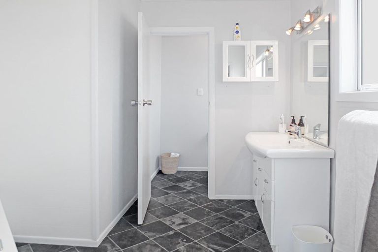 Photo of property in 122 Seabury Avenue, Foxton Beach, Foxton, 4815