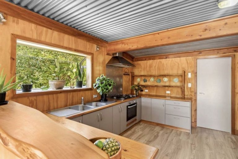 Photo of property in 15 Tukurua Road, Parapara, Takaka, 7182