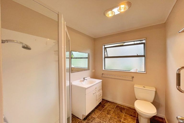 Photo of property in 39 Amberley Avenue, Te Atatu South, Auckland, 0610
