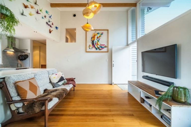 Photo of property in 1/29 Bruce Road, Glenfield, Auckland, 0629