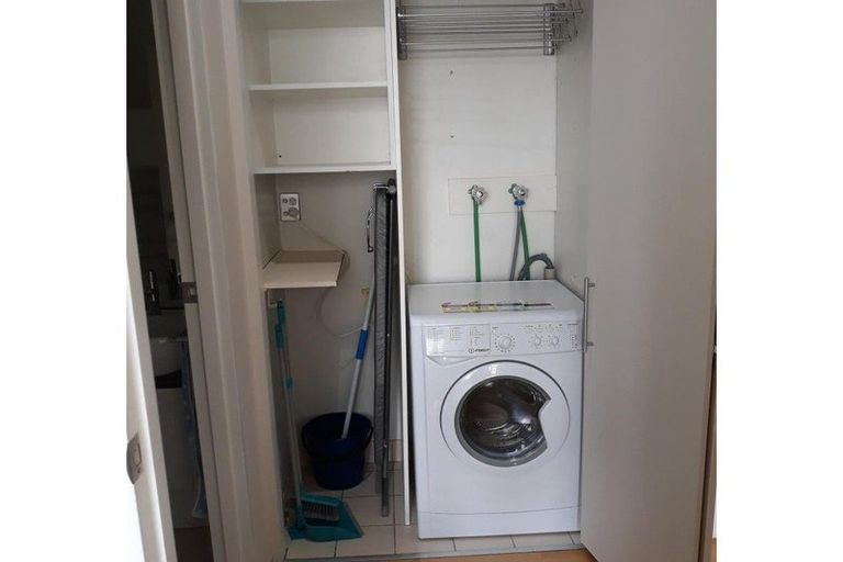 Photo of property in Sanctum Apartments, 34/10a Ebor Street, Te Aro, Wellington, 6011