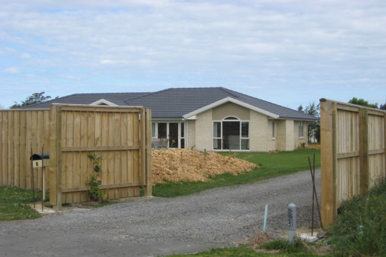 Photo of property in 2 Willowside Place, Amberley, 7410