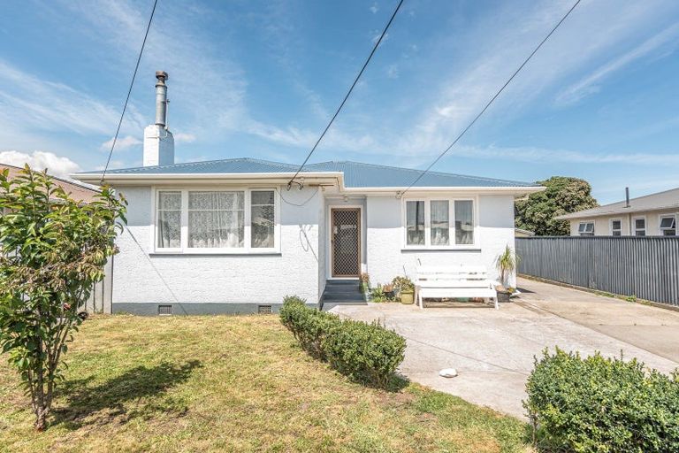 Photo of property in 28 Raupo Street, Castlecliff, Whanganui, 4501