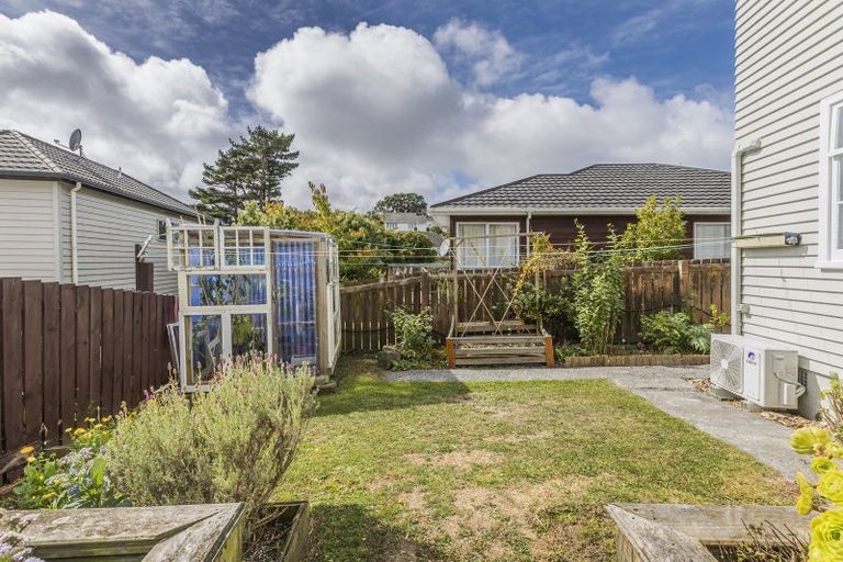 Photo of property in 9 Stephen Street, Johnsonville, Wellington, 6037