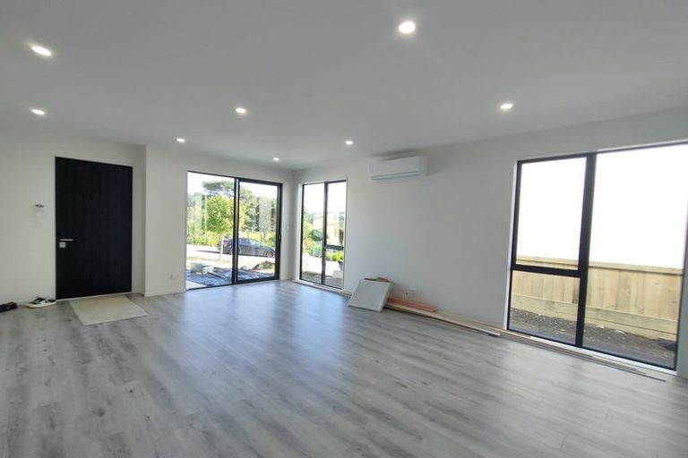 Photo of property in 35 Morus Road, Massey, Auckland, 0614