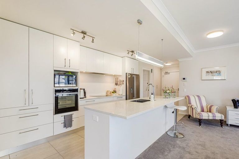 Photo of property in 96 Panorama Heights, Orewa, 0931